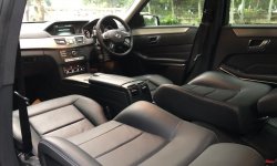 Mercedes-Benz E-Class E 200 2016 Hitam 9