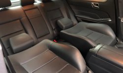 Mercedes-Benz E-Class E 200 2016 Hitam 10
