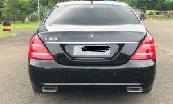 Mercedes-Benz S-Class S 300 2011 Hitam 4