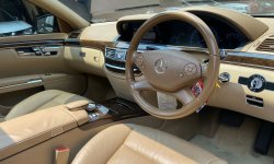 Mercedes-Benz S-Class S 300 2011 Hitam 9