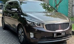 Kia Grand Sedona Ultimate 2017 Coklat 1