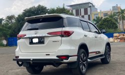 Toyota Fortuner 2.4 VRZ TRD AT 2019 Putih 3