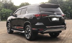Toyota Fortuner 2.4 VRZ TRD AT 2017 Hitam 5