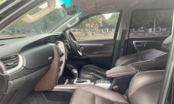 Toyota Fortuner 2.4 VRZ TRD AT 2017 Hitam 10