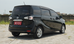 Toyota Sienta G MT 2019 16