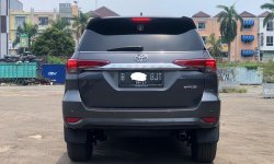Toyota Fortuner 2.4 VRZ AT 2017 Abu-abu 5