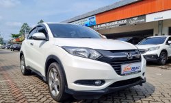 Honda HR-V 1.5L E CVT AT Matic 2017 Putih 3
