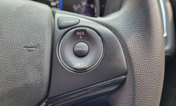Honda HR-V 1.5L E CVT AT Matic 2017 Putih 7