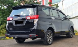 Toyota Kijang Innova V 2.0 Bensin AT 2022 Hitam 5