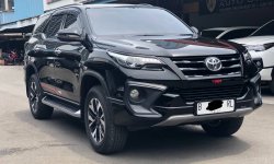 Toyota Fortuner VRZ TRD AT 2017 Hitam 2