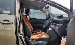 Toyota Sienta V CVT 2017 Coklat 15