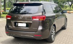 Kia Grand Sedona Ultimate 2017 Coklat 5
