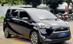 Toyota Sienta 1.5 V MPV AT HITAM DP 19,9 Jt No pOL Genap 9