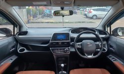 Toyota Sienta V 2019 13