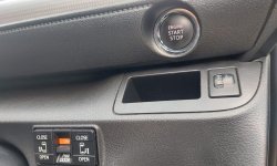 Toyota Sienta V 2019 16