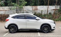 Honda HR-V 1.5 E SUV AT 2016 PUTIH Dp 19,9 Jt No Pol Ganjil 3