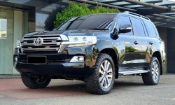 (Low Km)Toyota Land Cruiser 4.5 VX200 VXR Look MBS Dubai VIP 4seat Diesel 2021 Pemakaian 2022 Hitam 4