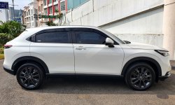 Km 1 ribuan honda hrv se cvt matic 2023 putih masih plastikan cash kredit proses bisa dibantu 4