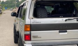 Nissan Terrano 2.4 Manual 1997 antik 7