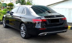 New Model Mercedes Benz E200 Avantgarde (W213) AT 2022 Hitam 8