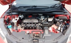 Di jual Murah Honda HR-V 1.5L E CVT 2017 Merah 8