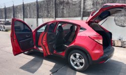 Di jual Murah Honda HR-V 1.5L E CVT 2017 Merah 10