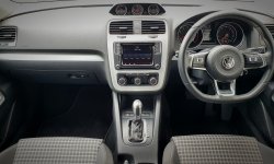 Km18rb record VW Volkswagen Scirocco 1.4 TSI R-Line Coupe Facelift Last Edition putih 2018 9