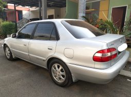 Toyota Corolla 1.8 SEG 2000  4