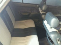 Ford laser ghia 87 1