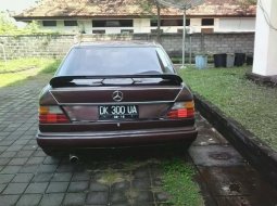 Mobil mercy apa adanya, seri 300E th.88, 3000 CC 2