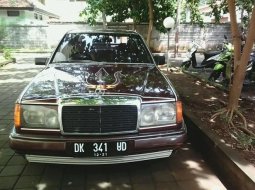 Mobil mercy apa adanya, seri 300E th.88, 3000 CC 5