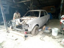 Toyota corolla dx 2 pintu th 80 3