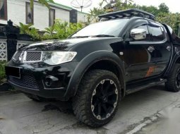 Strada Triton 2.5 Gls dc mt 2013 hitam 8
