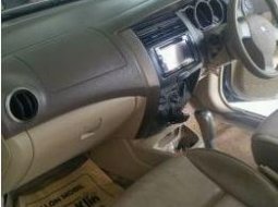 Jual mobil Nissan Grand Livina Ultimate 2010 DKI Jakarta 4