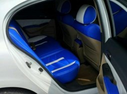 FS: Honda Civic FD 1.8 M/T Putih 4