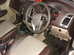 Hyundai i20 2010 manual silver metalik 2