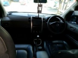 Nissan X-Trail 2.0. 2WD M/T tahun 2009 2