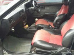 Nissan Genesis Coupe Sport 2 pintu Injeksi 1989 5