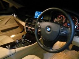 BMW 520i F10 Facelift 2.0 Sedan A/T tahun 2012 Hitam 3