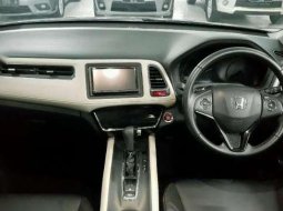 Honda HRV Prestige 1.8 A/T 2015 sunroof (tipe tertinggi)  3