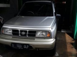 2000 Suzuki Escudo nomade 7