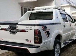 Toyota Hilux Vigo Double Cabin Turbo 4x4 Thn 2010 Putih 8