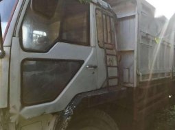 Mitsubishi Fuso 220ps Genjo Tahun 2000 Bak Besi Tangan Pertama 3