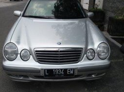 Mercedes-Benz 260E tahun 2001 6
