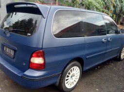 Kia Carnival GS 2000 Automatic 3