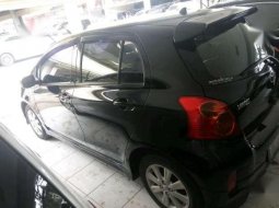 Toyota Yaris E 2012  7