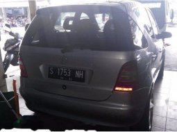 Jual mobil Mercedes-Benz A160 2000 Jawa Timur 8