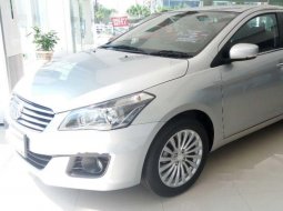 Jual mobil Suzuki Ciaz 2016 Jawa Timur 5