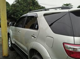 Toyota Fortuner Type G SUV Tahun 2008 4