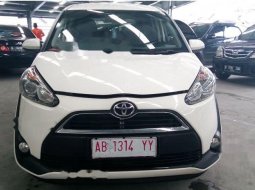 Toyota Sienta G 2017 MPV 12